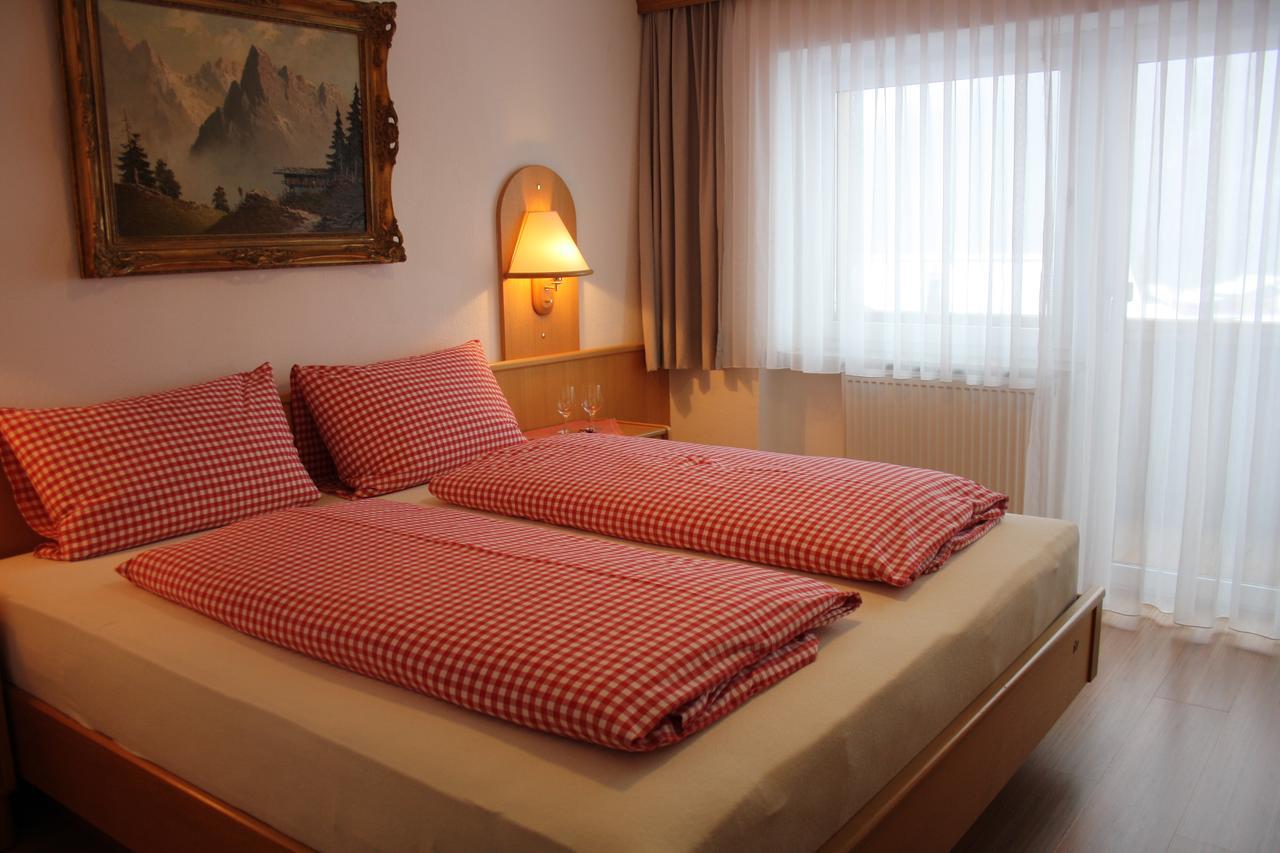 Landhotel Wolf ลอยทัช ภายนอก รูปภาพ